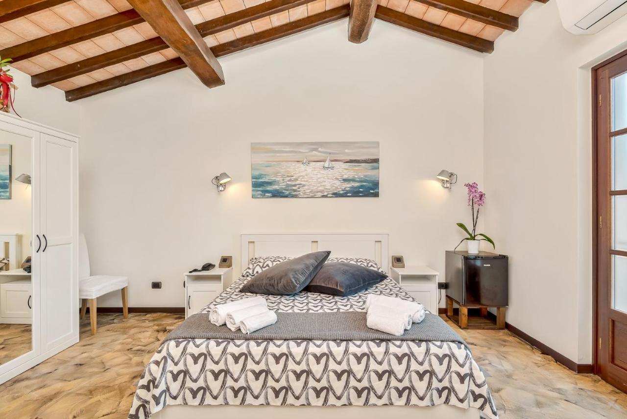 Hotel La Pietra Restaurant Fosdinovo Kültér fotó