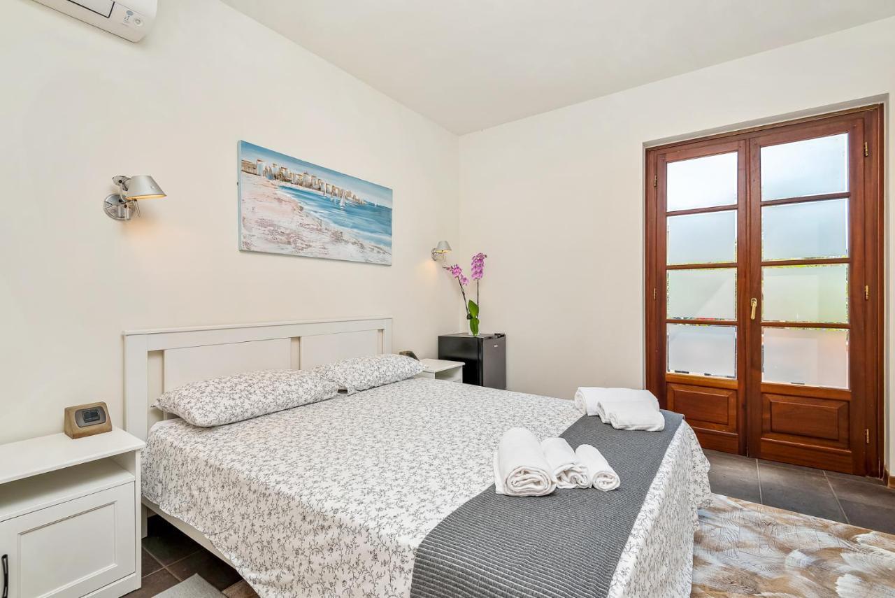 Hotel La Pietra Restaurant Fosdinovo Kültér fotó