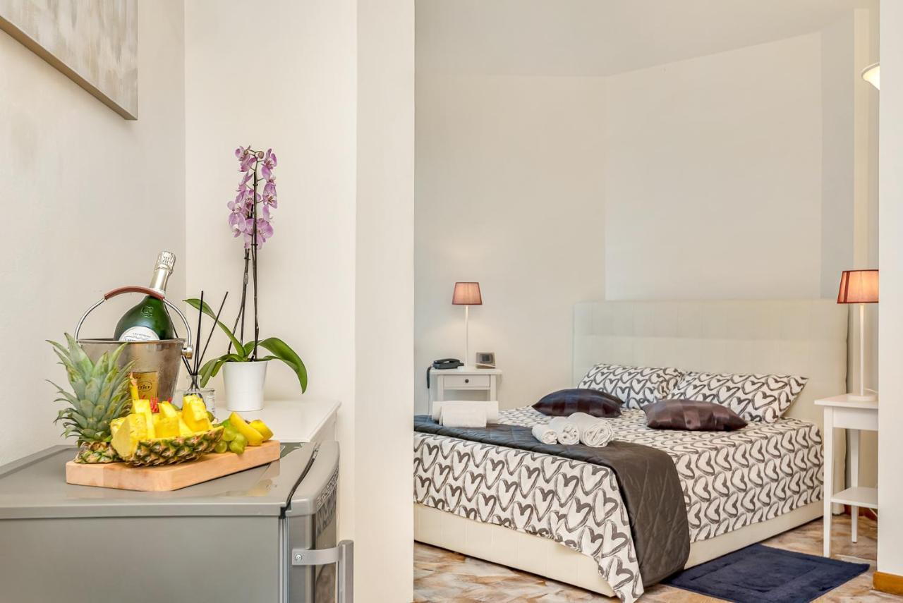 Hotel La Pietra Restaurant Fosdinovo Kültér fotó