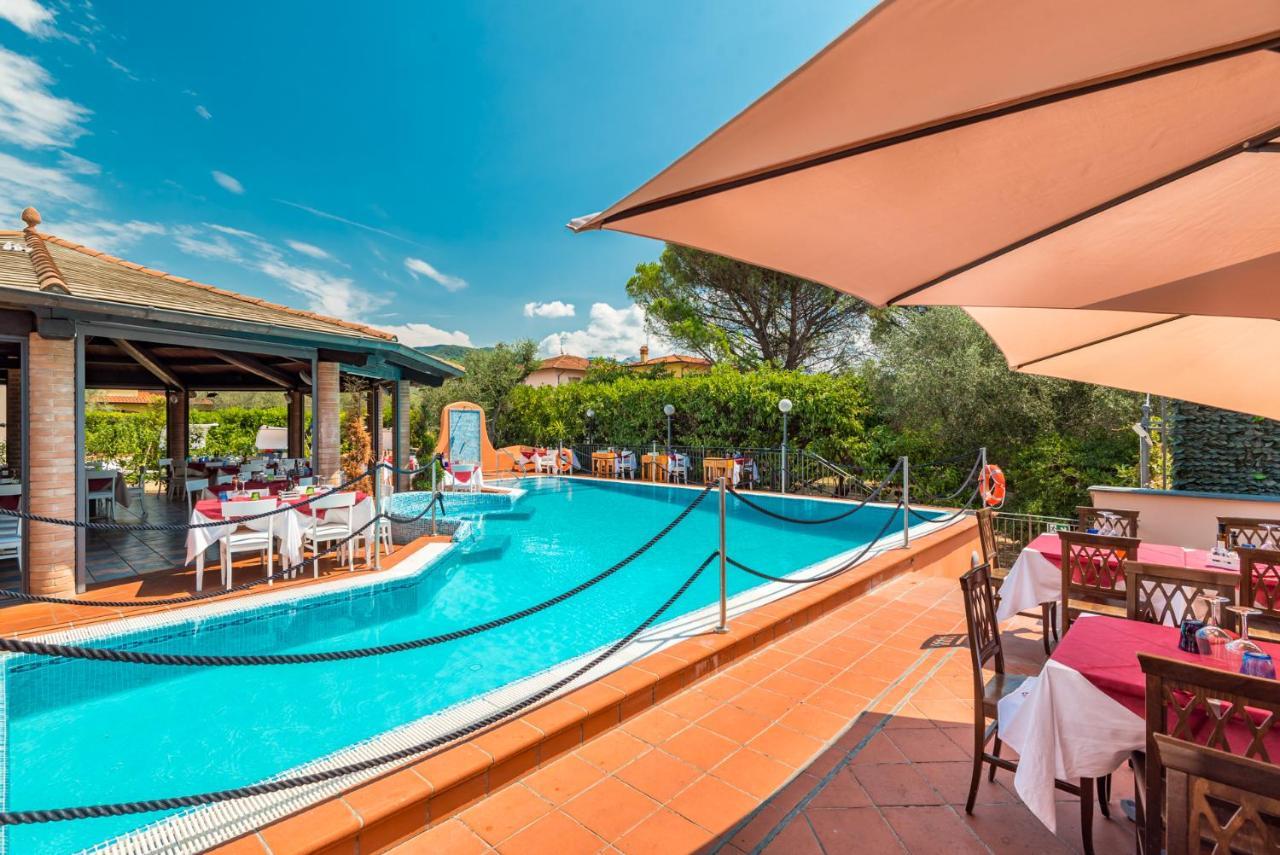 Hotel La Pietra Restaurant Fosdinovo Kültér fotó