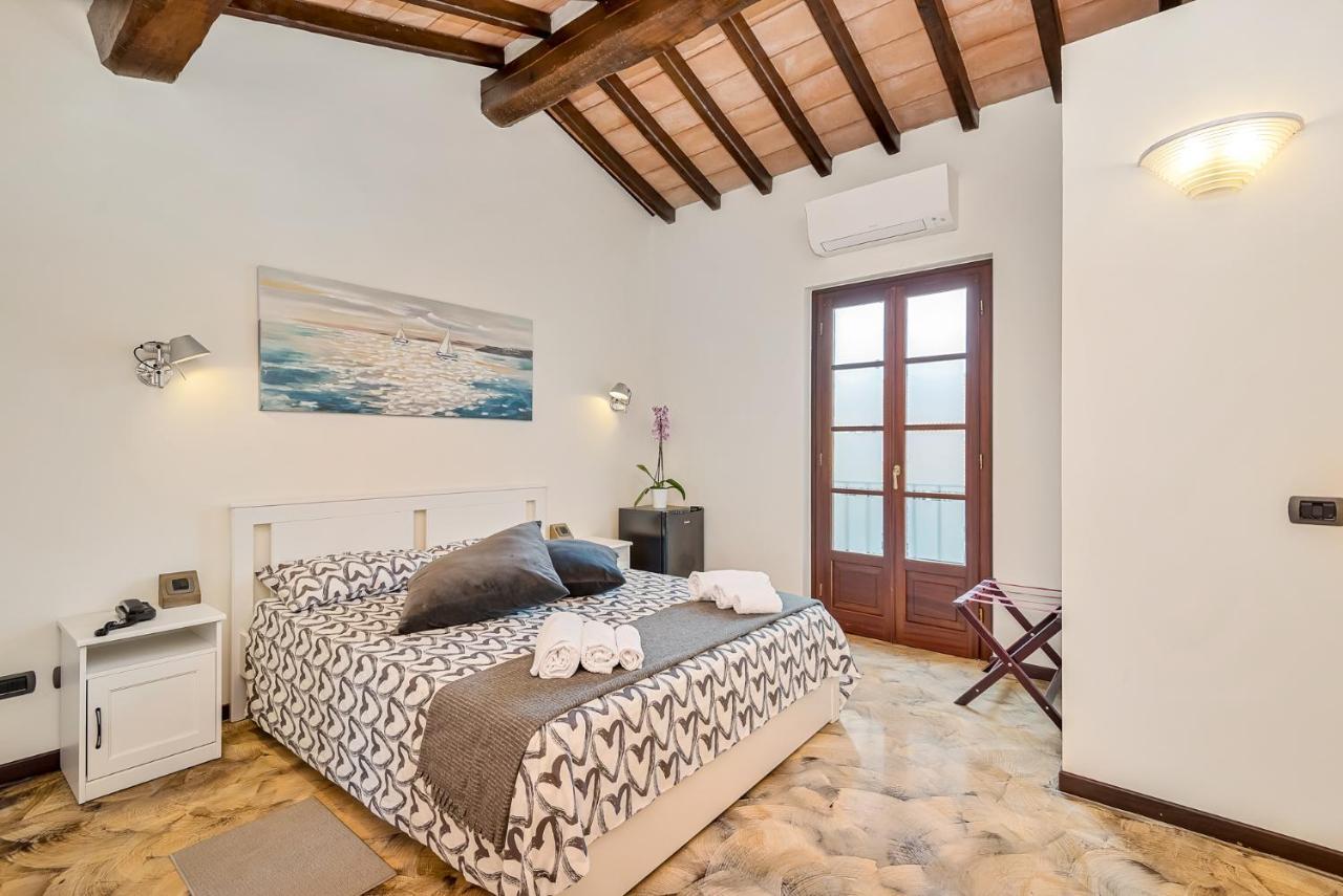 Hotel La Pietra Restaurant Fosdinovo Kültér fotó