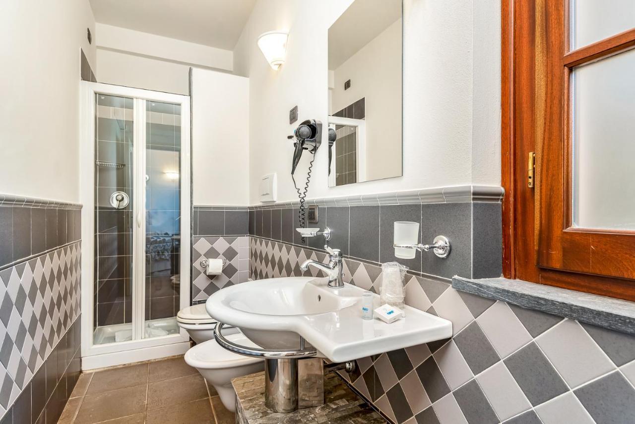 Hotel La Pietra Restaurant Fosdinovo Kültér fotó
